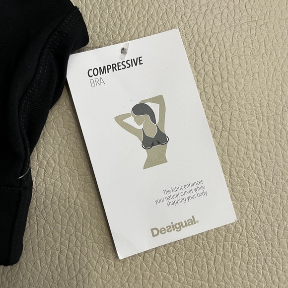 NWT - Desigual Women’s Sports Bra - Size L - Picture 10 of 13